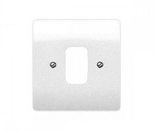 MK K3631 WHI 1 Gang Moulded White Front Grid Plate