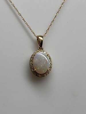 10K Gelbgold ovale Form natürlicher Opal und 0,15ct twt Diamant Heiligenschein Anhänger NEU