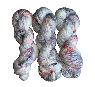 100 g  HANDGEFÄRBTE  MERINO  SOCKENWOLLE   *MR.  SNOWMAN*