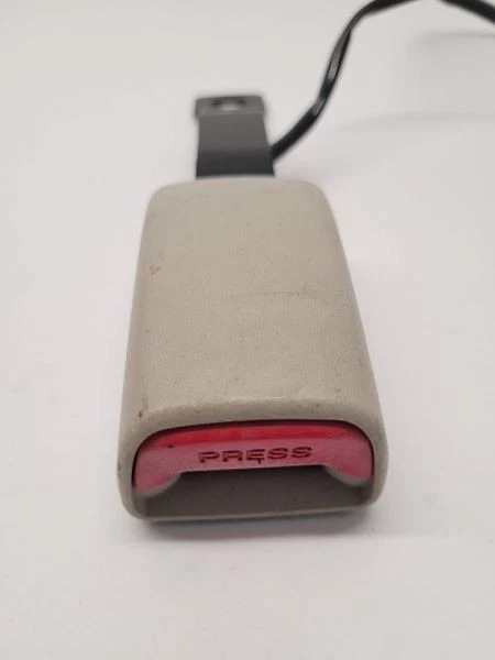 2010-2014 SUBARU LEGACY RH Right Seat Belt Front Passenger Buckle — 第 3/4 张图片