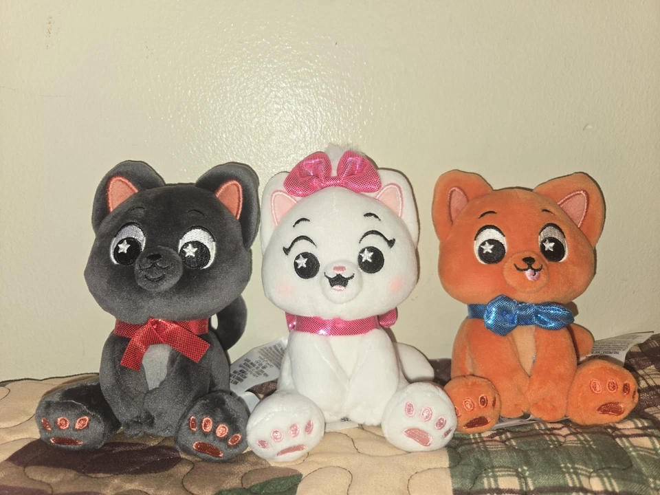 Disney Aristocats 55th Anniversary Wishables - MARIE BERLIOZ TOULOUSE SET w/ Box - Image 2 of 4