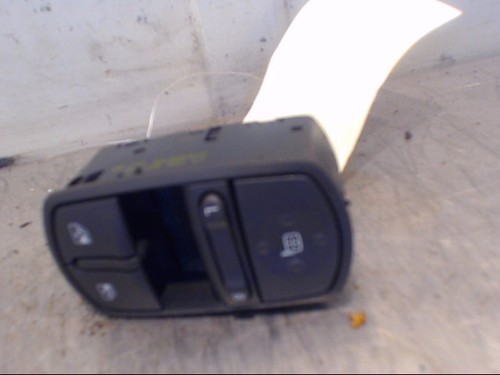 SCHALTER FÜR ELEKT. FENSTERHEBER Opel Corsa D 2009 13258521AA / 13258521