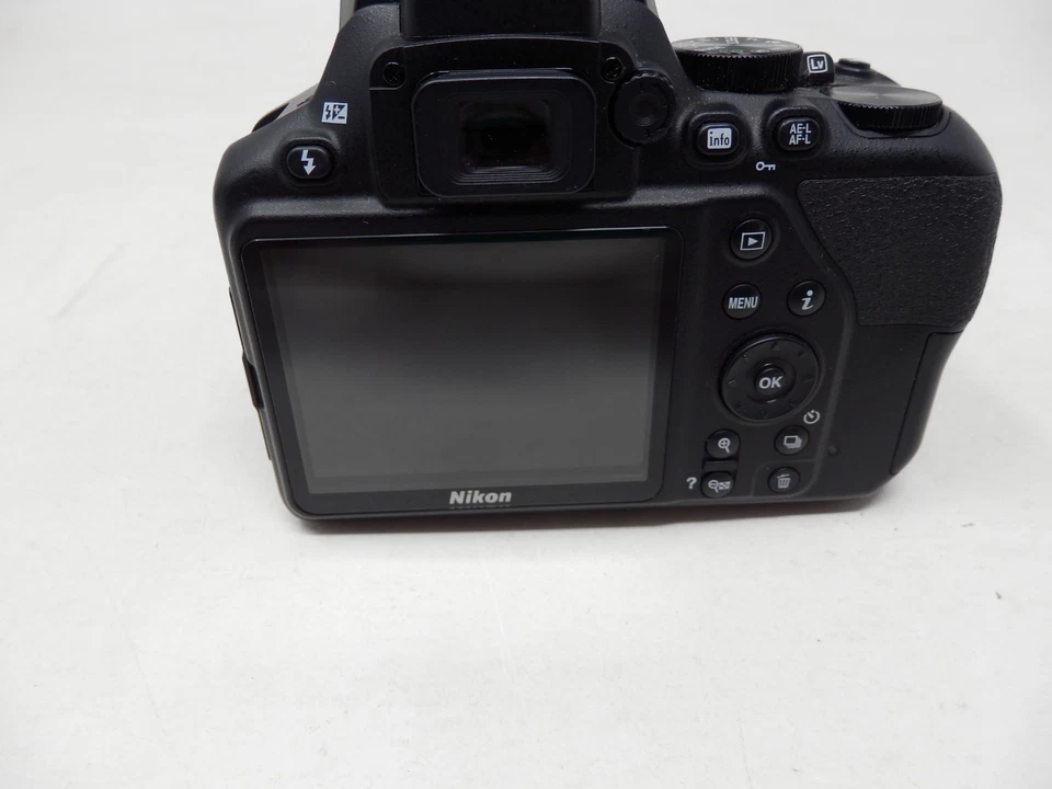 Nikon D3500 24.2MP with 18-55mm VR Lens Kit DSLR Camera W/ Battery & Charger - Image 4 of 4