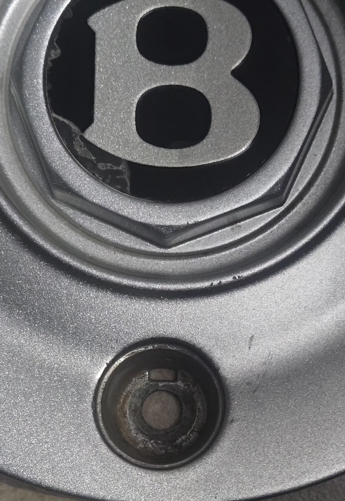 OEM 1997 Bentley Turbo R SILVER Speedline Wheel Center Hub Cap #01 p/n UT10698