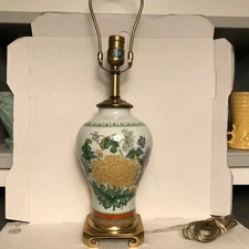 NORMAN PERRY PORCELAIN VTG TABLE LAMP BRASS ASIAN FLOWER