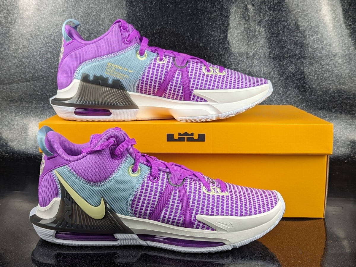 シューズ(男性用) NIKE LEBRON WITNESS Vlll Nike Lebron Witness VII Basketball Shoes Purple Men's Sizes
