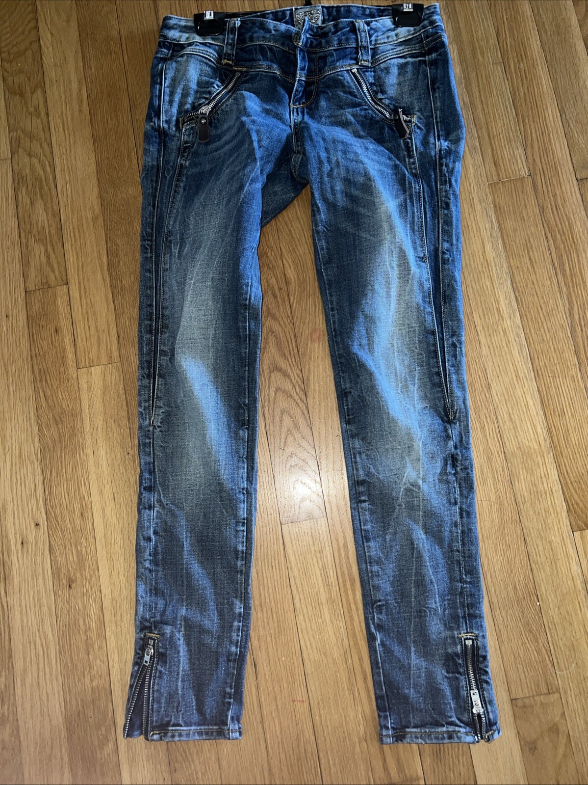 Picture 1 of 12
