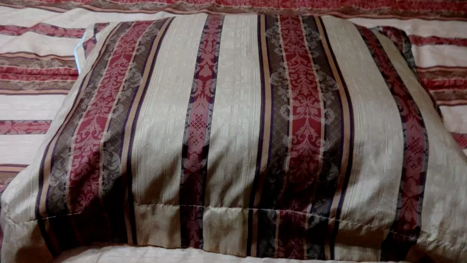 Juego de edredón Victoria's Classics 3 piezas Queen 2 fundas estándar Foto 3 de 4