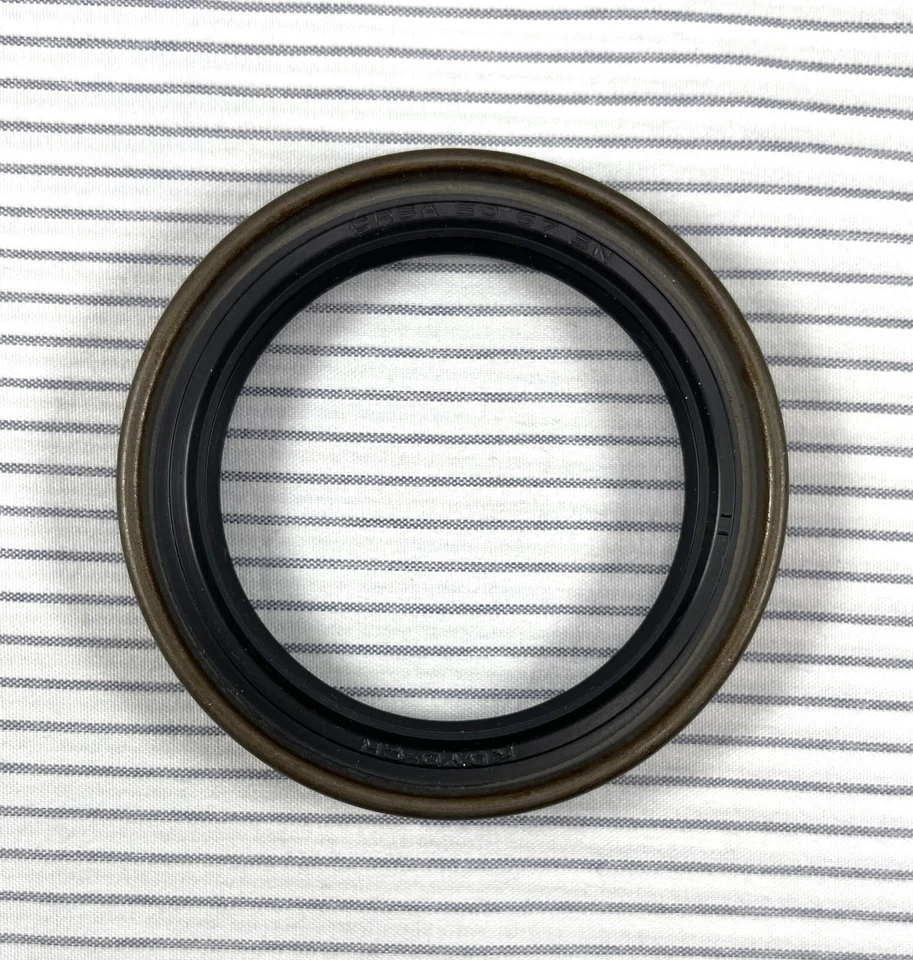 Sello de rueda CR/SKF 19628 posición delantera para camioneta Isuzu 88-95 Chevy LUV 97-05 Foto 2 de 4