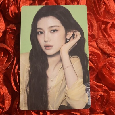 Danielle NEWJEANS Tokyo 2024 Edition Celeb KPOP Girl Photo Card Green
