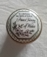 Pill Box Halcyon Days Enamel Birth Of Prince Henry Bilston & Battersea 1984