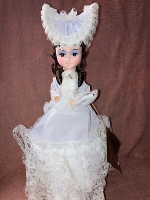 1987 Seymour Manns, Musical Doll, White Dress