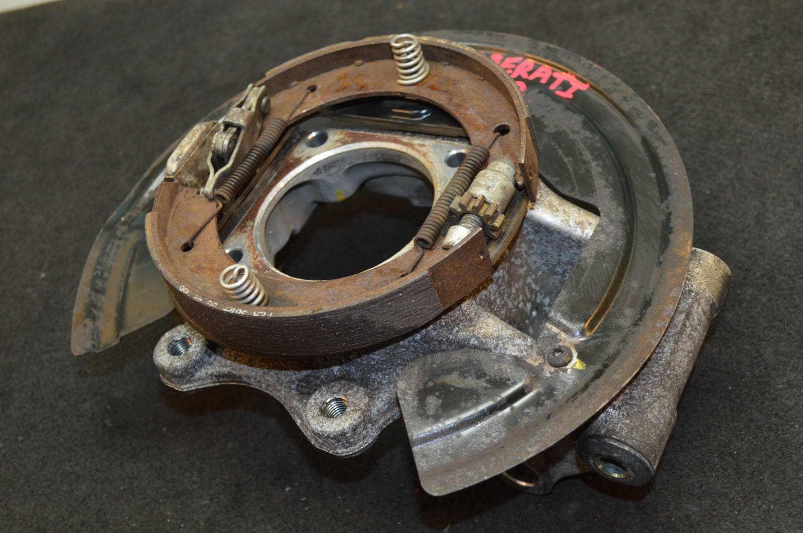 02-06 M138 MASERATI COUPE SPYDER 4.2L REAR RIGHT PASSENGER SPINDLE HUB