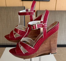 WHITE HOUSE BLACK MARKET WOMEN'S SANDALS. SIZE: 9M RED WEDGE PLATFORM