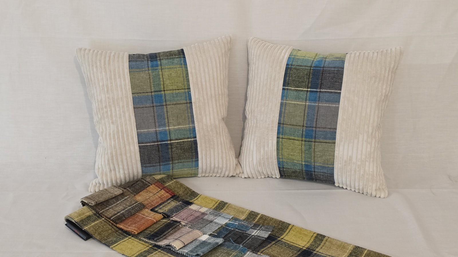 Coussin 40x40 cm L'Écossais Chic en Velours Premium et Finitions Couture