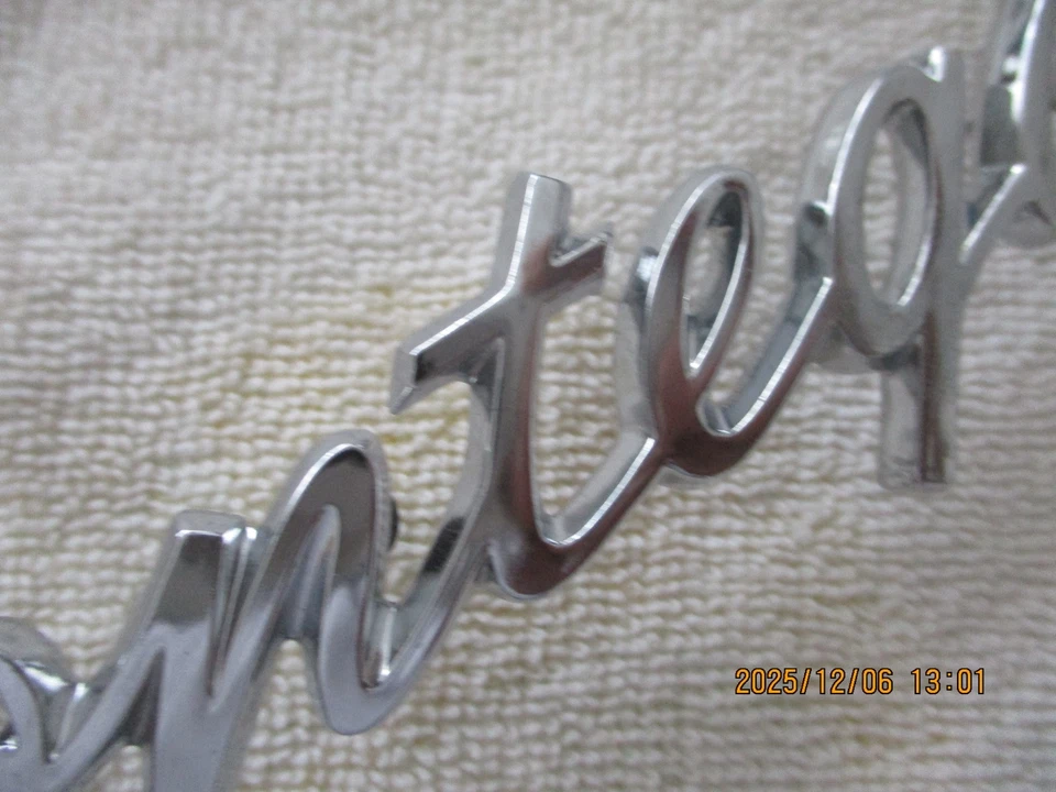 Nuevo de Lote Antiguo 1968 Mercury Montego Rojo/Izquierdo Cuarto Trasero Panel Emblema-C8GB-54291A36-A Foto 3 de 4