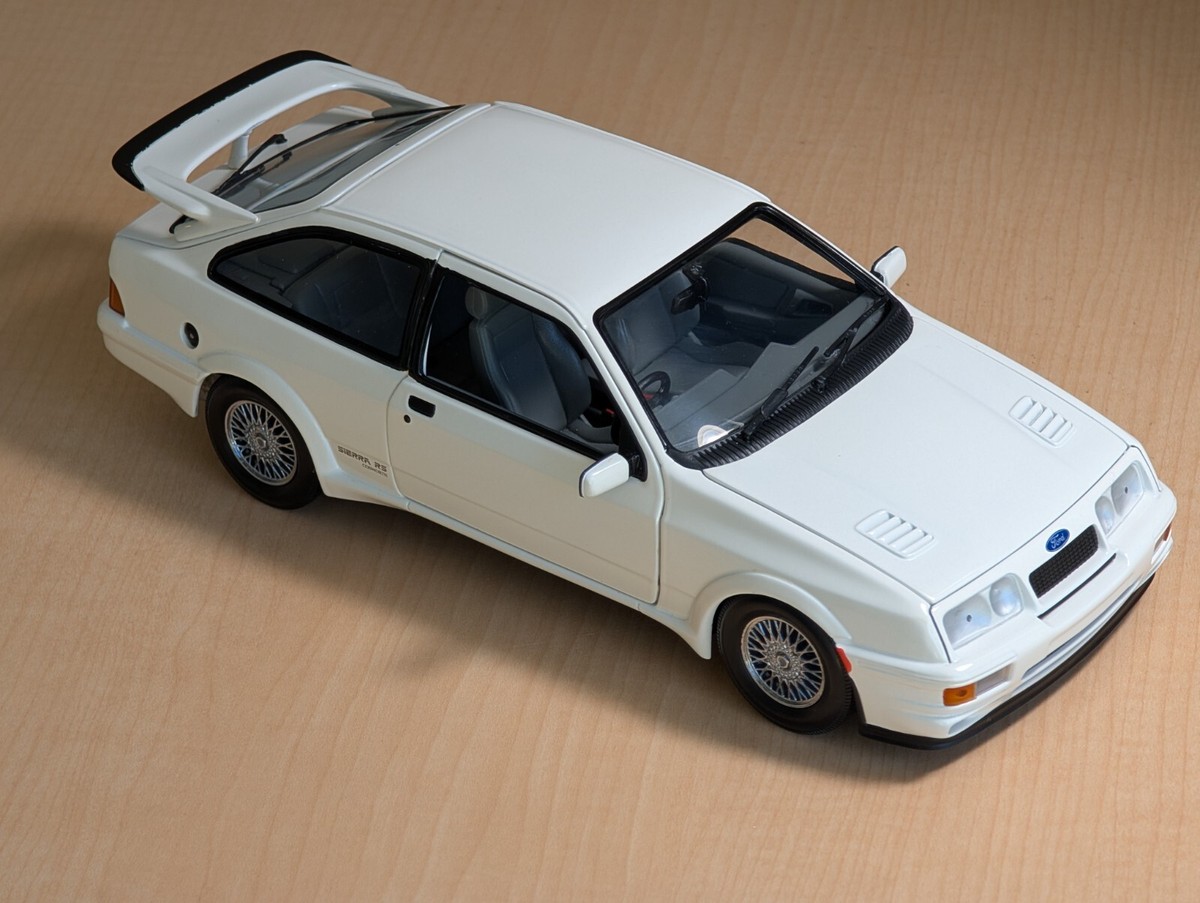 美品　MINICHAMPS 1/18 フォード エスコート RS ホワイト MINICHAMPS 1:18 - FORD SIERRA RS COSWORTH 1988 - White RHD | eBay