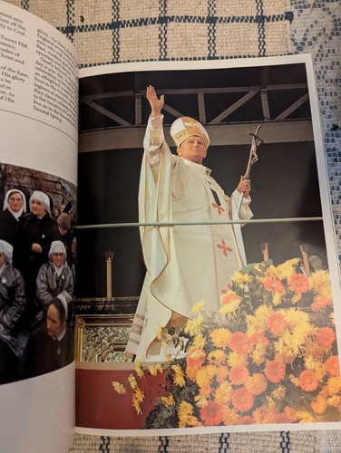 Pope John Paul II Estate Lot 2 Count Beautiful - Picture 5 of 17