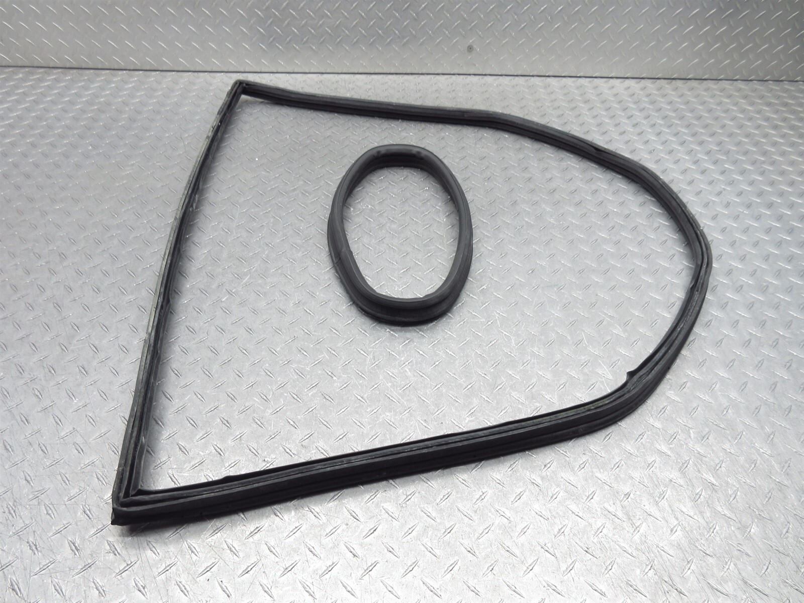 2008 Ferrari F430 Spider 65850000 Front Trunk Bonnet Hood Lid Gasket Seal Liner