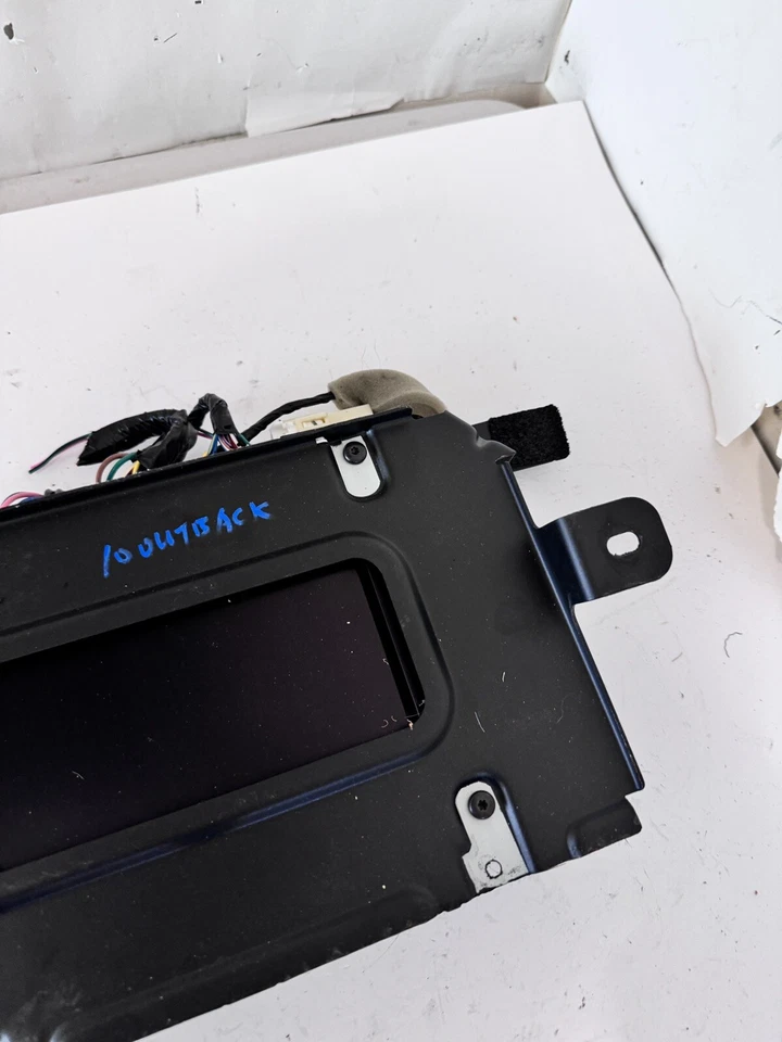 Amplificador de audio Subaru Outback 2010 OEM 86221AJ11A Foto 3 de 4