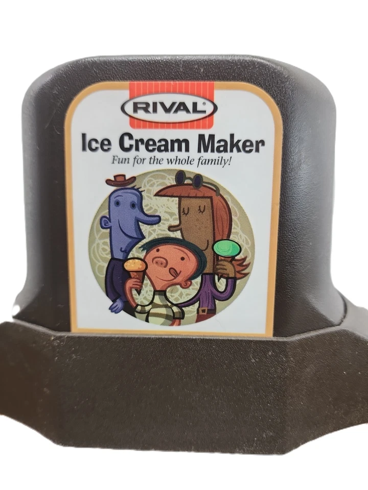 Máquina eléctrica para helados y yogur congelado Rival de 5 cuartos de galón - cubo de madera Foto 2 de 4