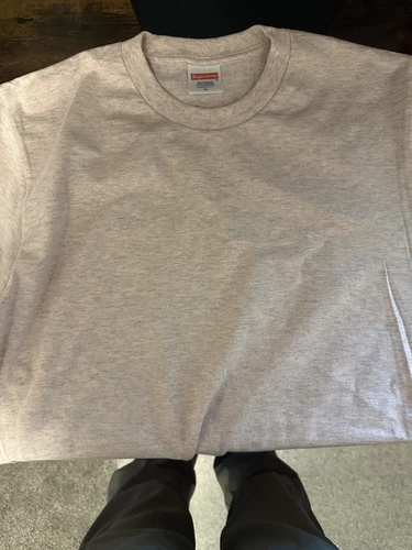 T shirt homme rose Supreme. Taille m. Jamais porté, neuf