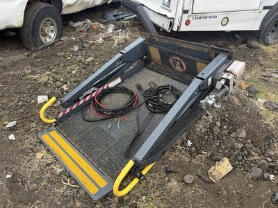 Ricon S Series Wheelchair Lift S2005-S10001000 Unbolted From E350 Shuddle Bus