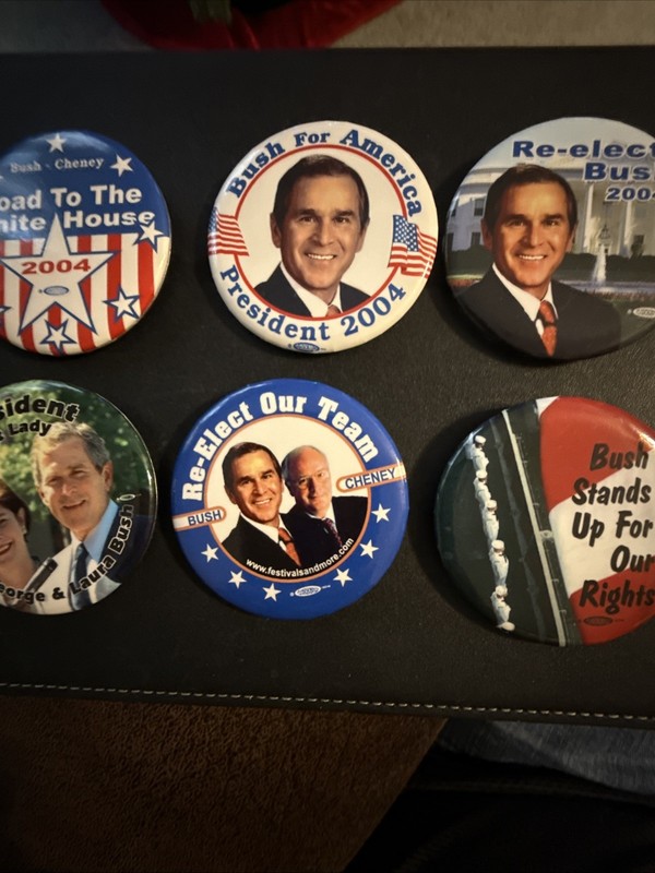 2004 Bush Cheney Presidential Campaign Pinback Buttons.  VG Condition.