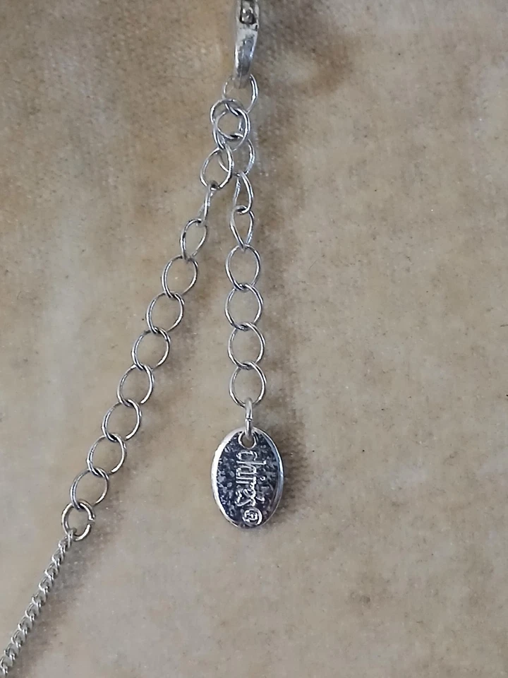 Collar Claire's tono plata 18" diseño hoja azul delicado Foto 3 de 3