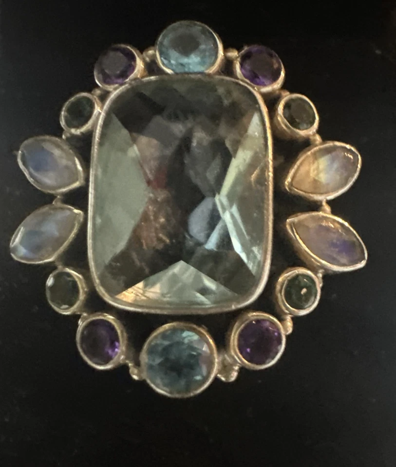 Anillo de plata de ley con múltiples piedras preciosas Foto 4 de 4