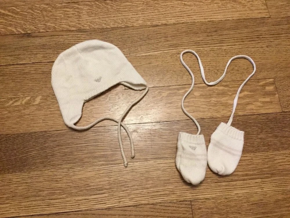 Armani Baby Infants Ivory Knit Hat And Mittens Size 1