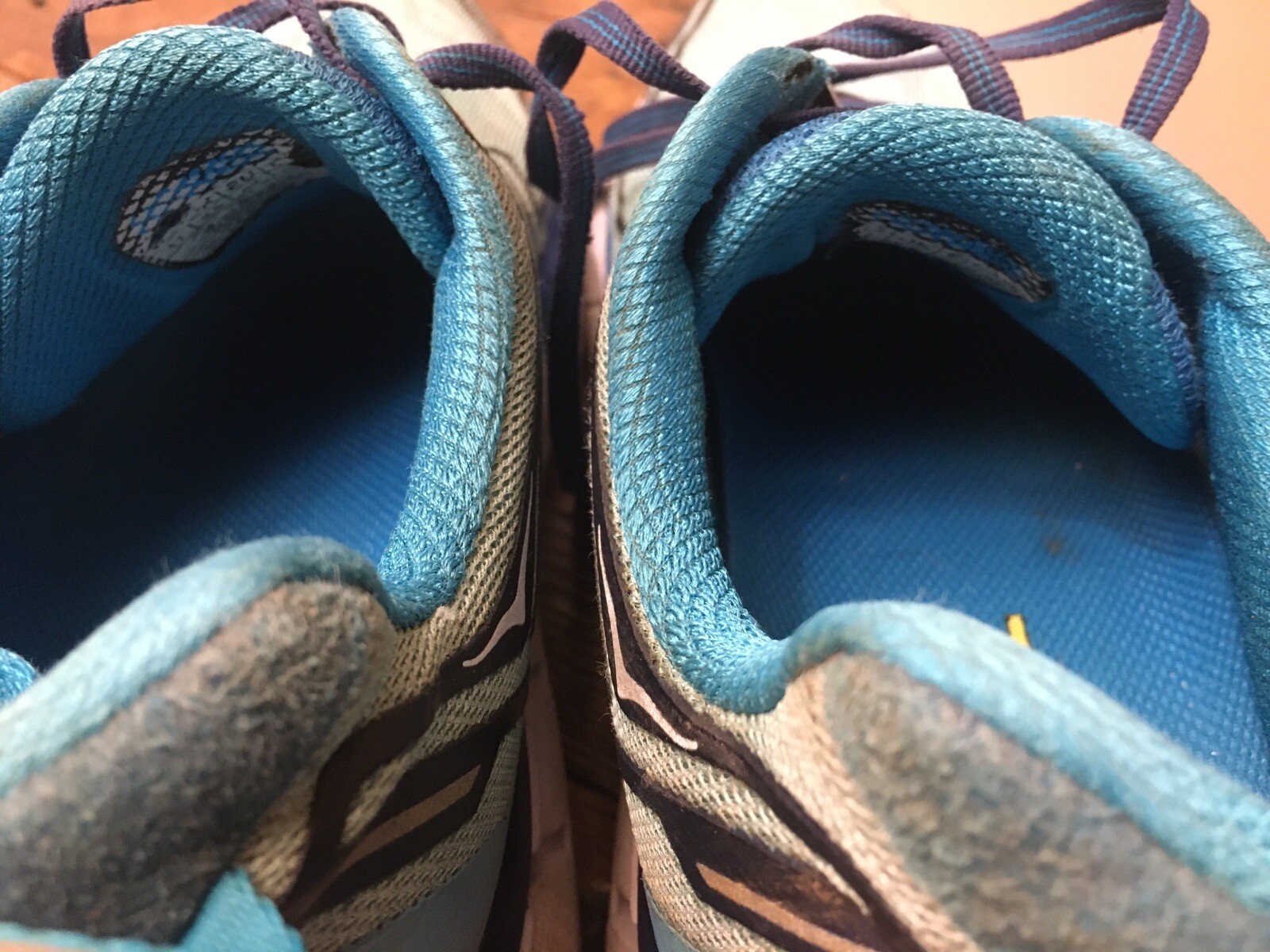 Hoka One One Clifton 4 Neutral Shoes Size 11US Fair … Gem