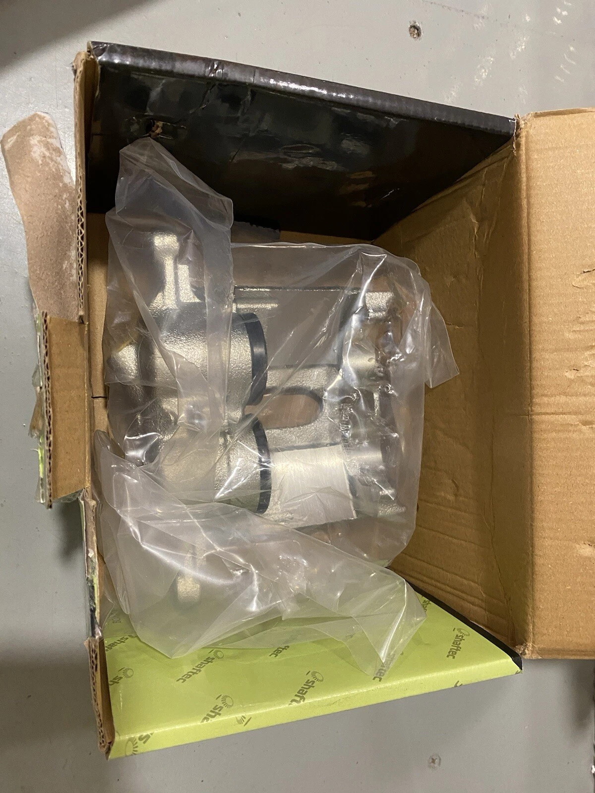 Shaftec BC8742R Brake Caliper For Primastar Vivaro Trafic Brand New Box Open 6