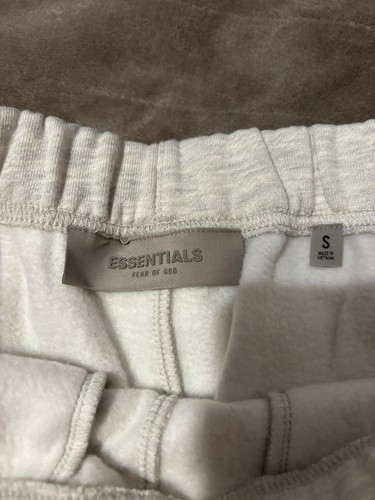 NEW FOG Essentials Sweats (S) - Light Oatmeal, 100% Authentic✅ 130BT212032F - Picture 4 of 8