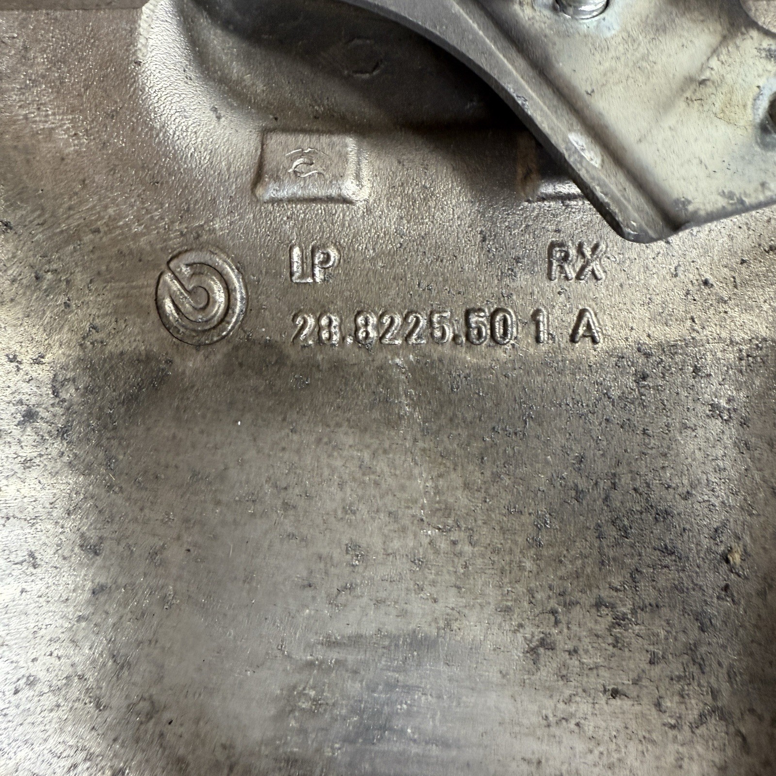 04-08 Maserati Quattroporte Left Front Steering Knuckle Hub Spindle Upright M139