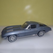 AUTOart Chevrolet Corvette Stingray C2 1963 Coupe 1/18 Scale Diecast Silver