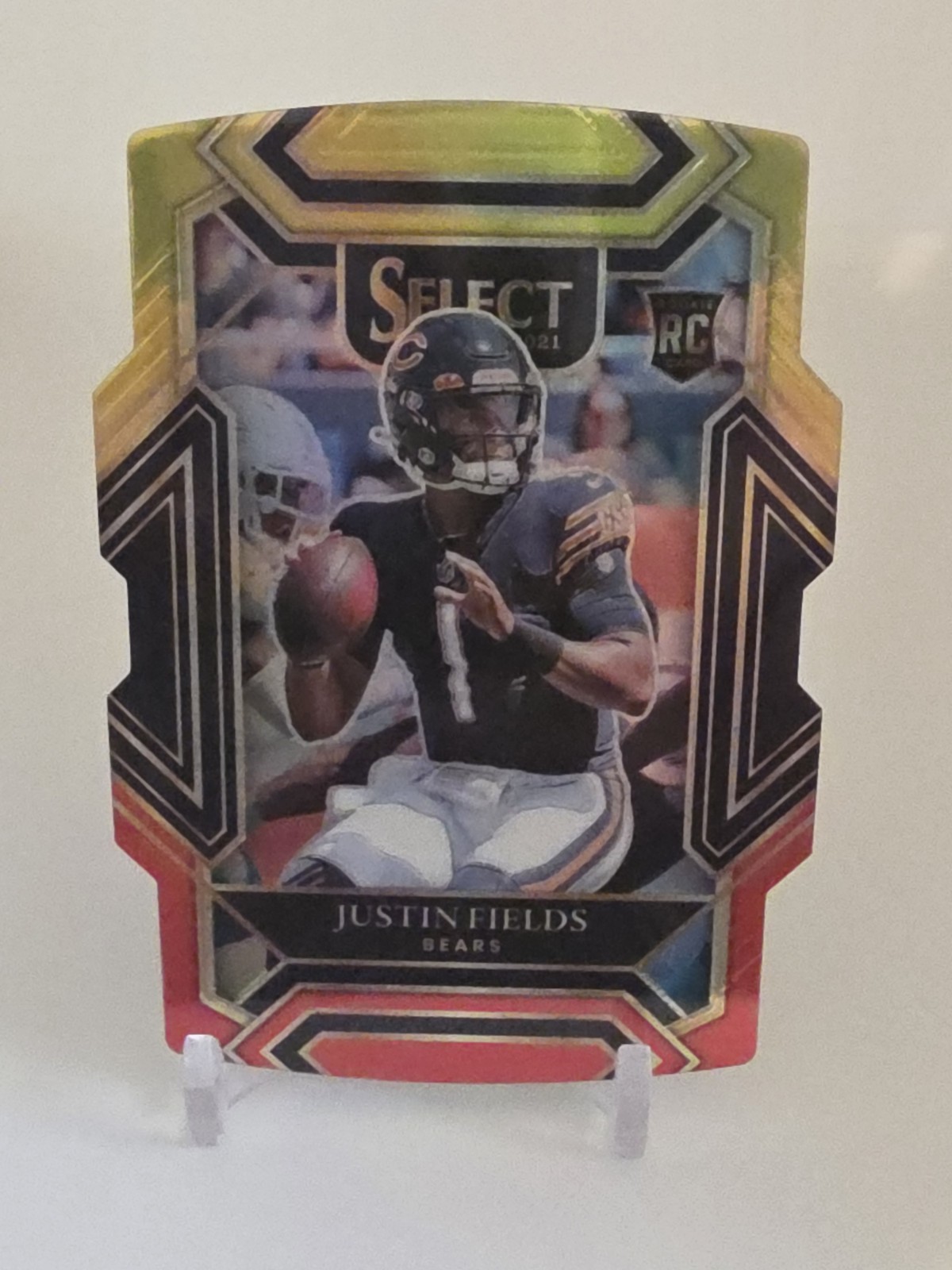 2021 Panini Select #250 Justin Fields Red and Yellow Prizm Die Cut