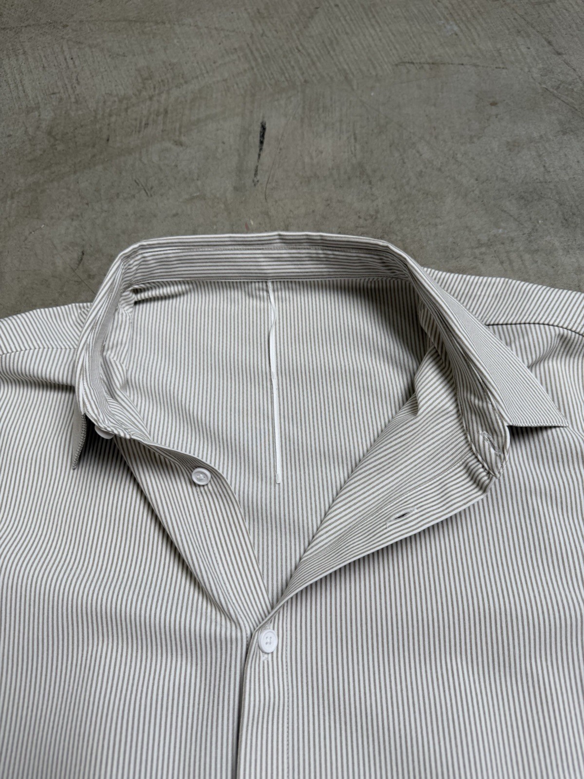 Lululemon Performance Grey Striped Button Up Comm… - image 4