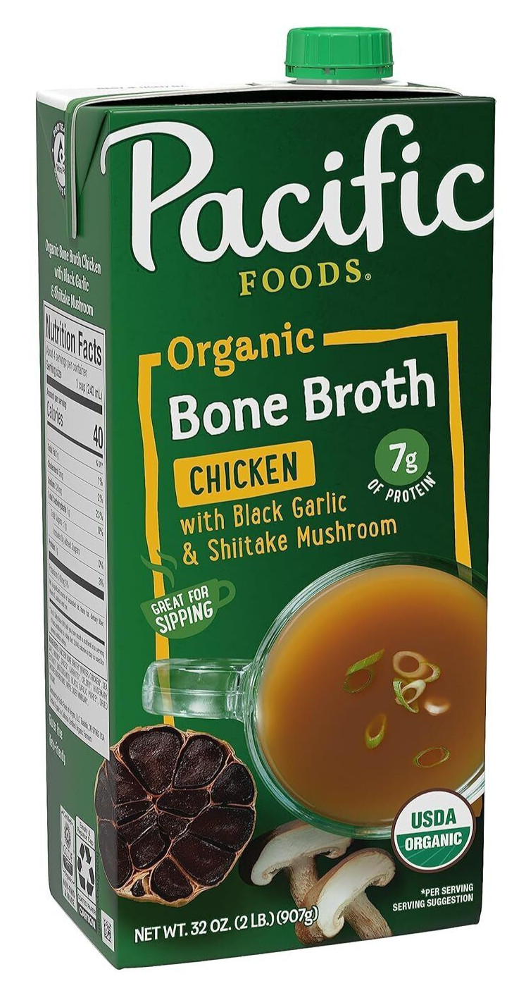 Caldo orgánico de huesos de pollo Pacific Foods con ajo negro y setas, 32 onzas