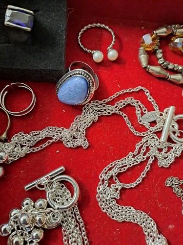Lot de bijoux fantaisie , modernes, anciens et/ou vintage - Imagen 7 de 22
