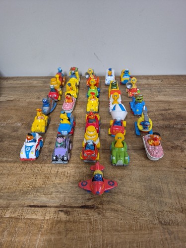 Vintage Konvolut 26 Sesamstraßenfahrzeuge Muppets Autos Playskool 1980er Druckgussauto