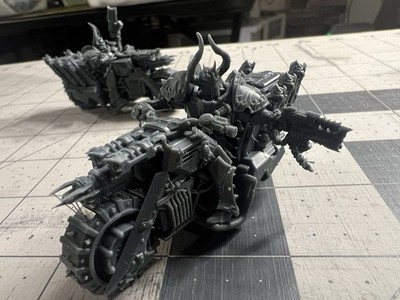 Chaos bikers 3 Models on Oval Bases Unpainted Assembled