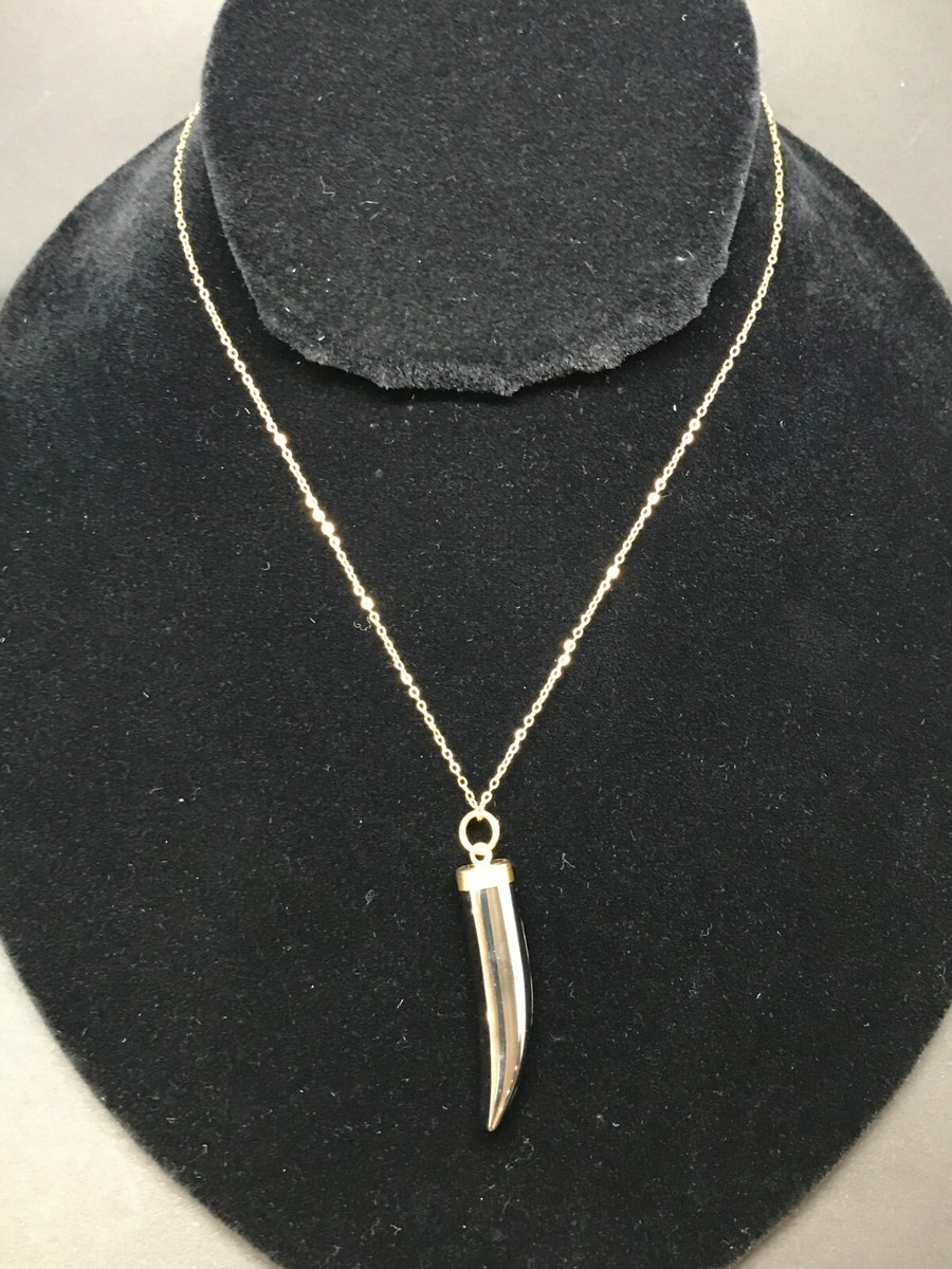 Trendy Shiny Black Horn Pendant with 16