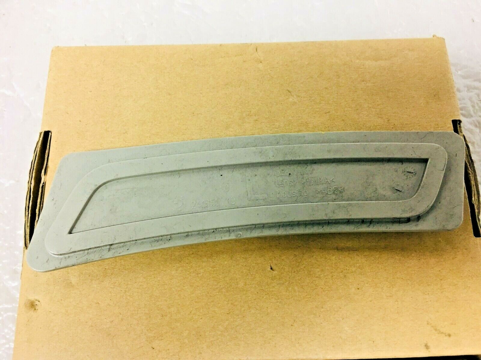 14-16 BMW F10 5 Series Front LH Driver Bumper Reflector Marker  