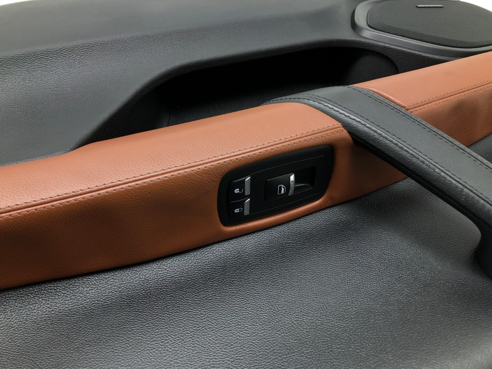 2014-2019 MASERATI GHIBLI S RIGHT PASSENGER FRONT INTERIOR DOOR PANEL OEM.