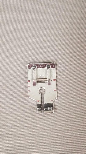 Trapuntino 1/4" Piede, Metallo Stile Snap-On con Guida Regolabile Marca Generica - Foto 2 di 3