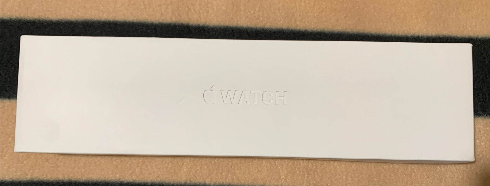 Apple Watch Series 9 GPS + Cellular, 41mm Gold Stainless Steel Case with  Gold Milanese Loop