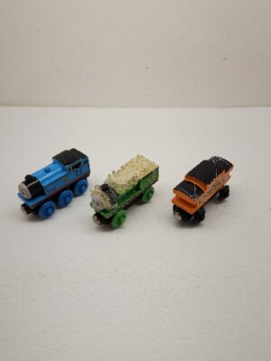 Thomas & Friends Percy Jack Frost Ice/Snow Covered  Thomas And Haunted Caboose 