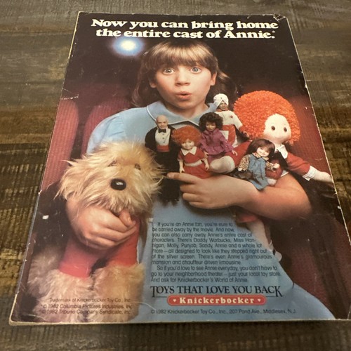 ANNIE OFFICIAL MOVIE MAGAZINE 1982 - Complete Story, featuring Aileen Quinn - Picture 12 of 17