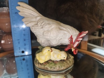 Goebel Germany Momma Hen With Chicks Hummel Figurine MINT CONDITION